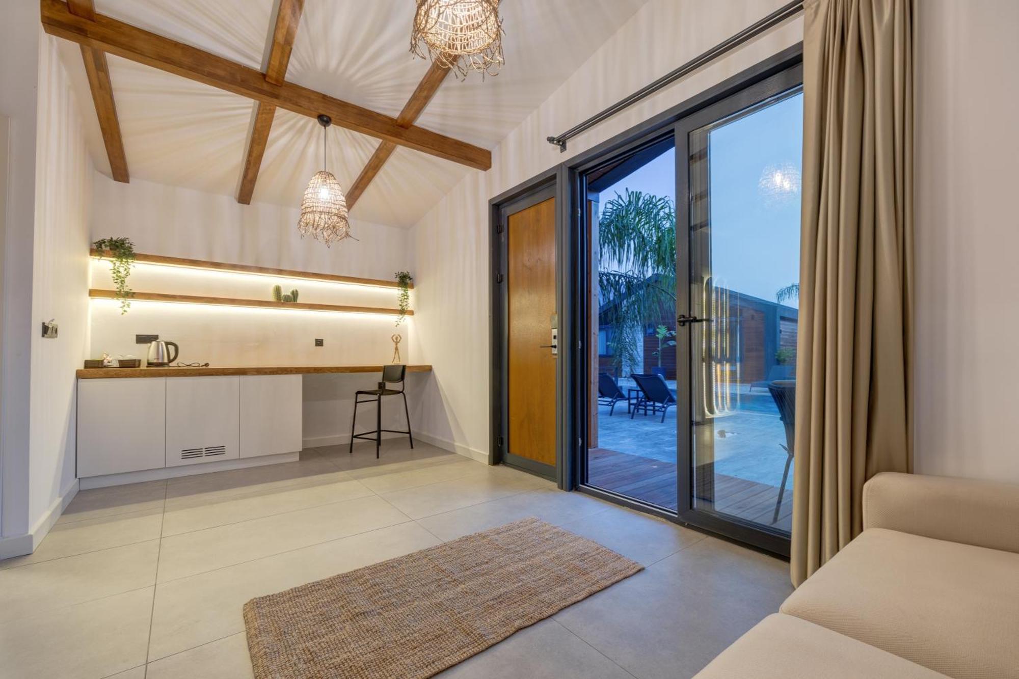 Rota Kilidonia Karaoez Suites&Villas Zimmer foto
